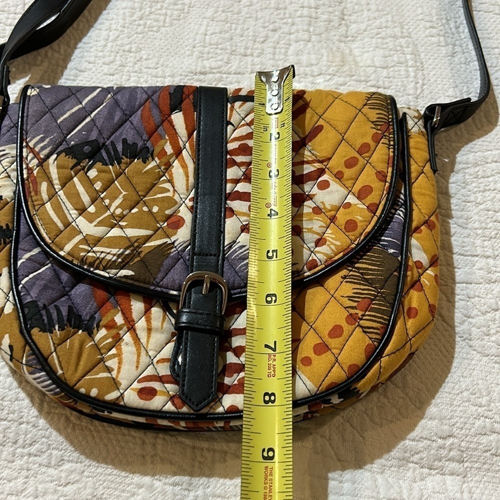 Vera Bradly Crossbody - Picture 2 of 12